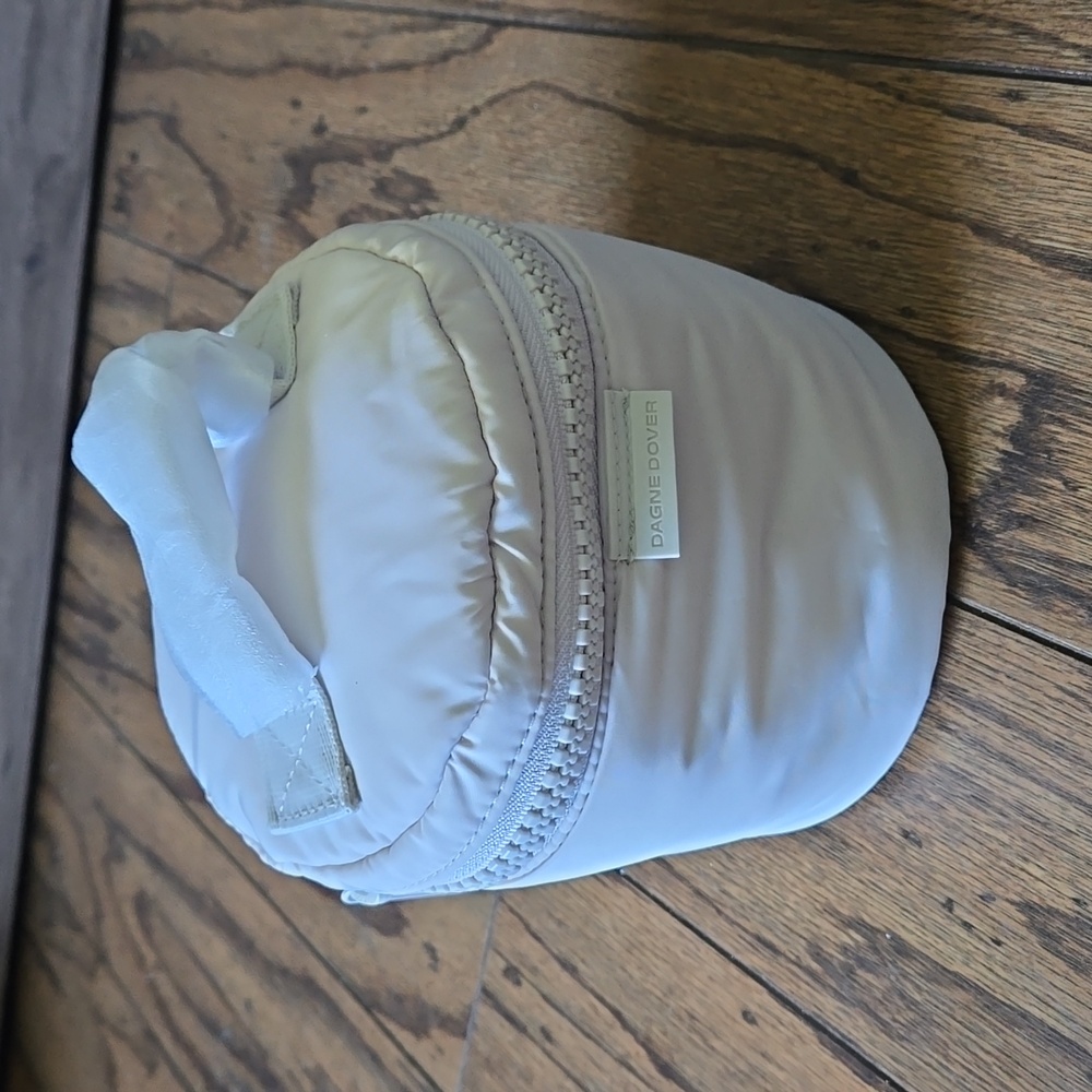 MILA TOILETRY ORGANIZER